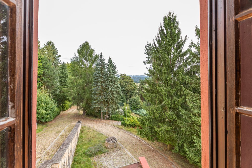 Ze zámku Bezdružice by klidně mohl být luxusní hotel. Ale státu se ho nedaří prodat
