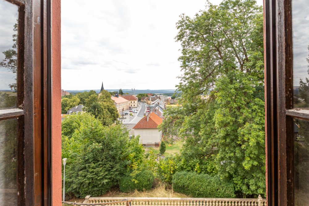 Ze zámku Bezdružice by klidně mohl být luxusní hotel. Ale státu se ho nedaří prodat
