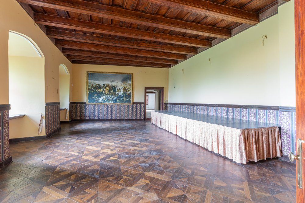 Ze zámku Bezdružice by klidně mohl být luxusní hotel. Ale státu se ho nedaří prodat