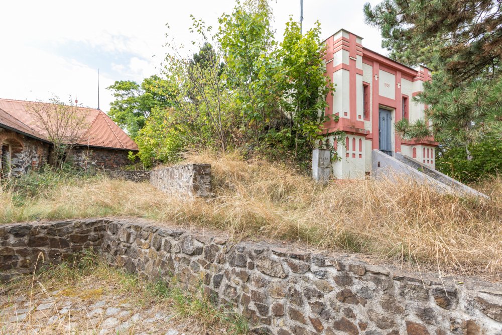 Ze zámku Bezdružice by klidně mohl být luxusní hotel. Ale státu se ho nedaří prodat