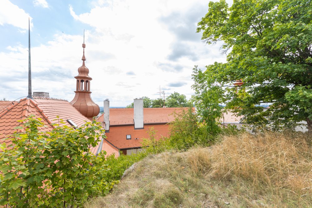 Ze zámku Bezdružice by klidně mohl být luxusní hotel. Ale státu se ho nedaří prodat