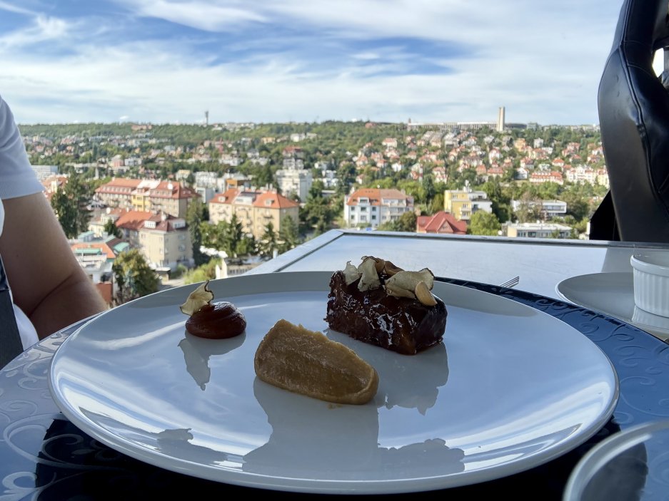 Dinner in the Sky: Oběd padesát metrů nad Prahou