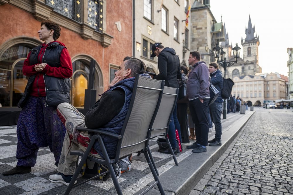 Nová knížka Dana Browna se odehrává v Praze. Přitáhne nám to turisty, věří stát