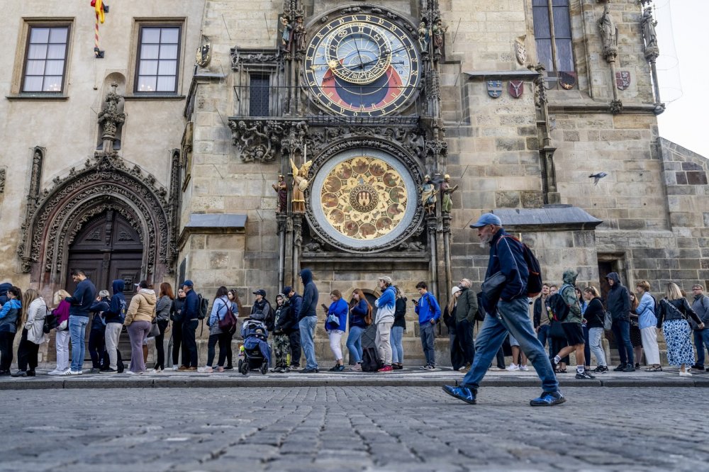 Nová knížka Dana Browna se odehrává v Praze. Přitáhne nám to turisty, věří stát