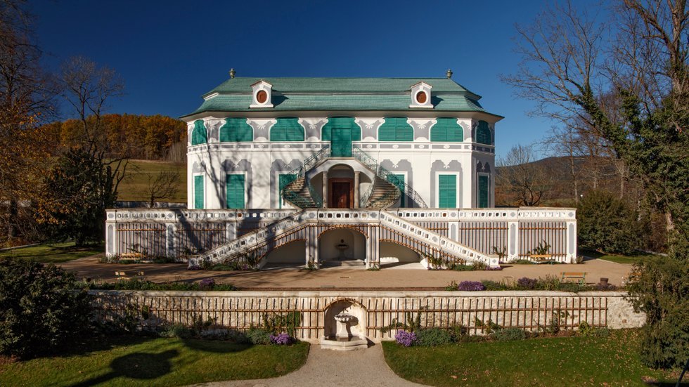 Letohrádek Bellarie v zahradě zámku Český Krumlov, byl postaven v letech 1690 – 1692 za knížete Jana Kristiána z Eggenbergu a jeho manželky Marie Ernestiny ze Schwarzenbergu.
