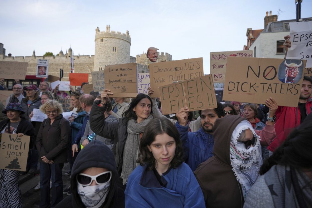 Trump u krále Karla III.: Velkolepé přijetí kalí protesty