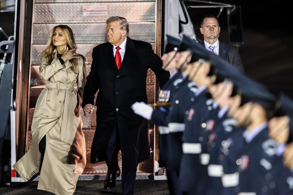 Trump u krále Karla III.: Velkolepé přijetí kalí protesty