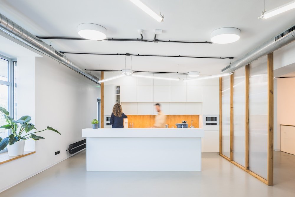 Panelárna Prefa v pražských Holešovicích se mění na kulturní hotspot pod taktovkou architektů ze studia A8000