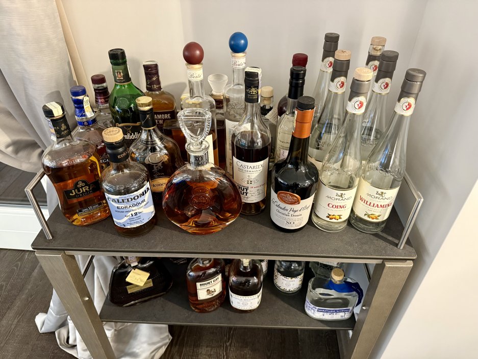 Výběr destilátů z celého světa