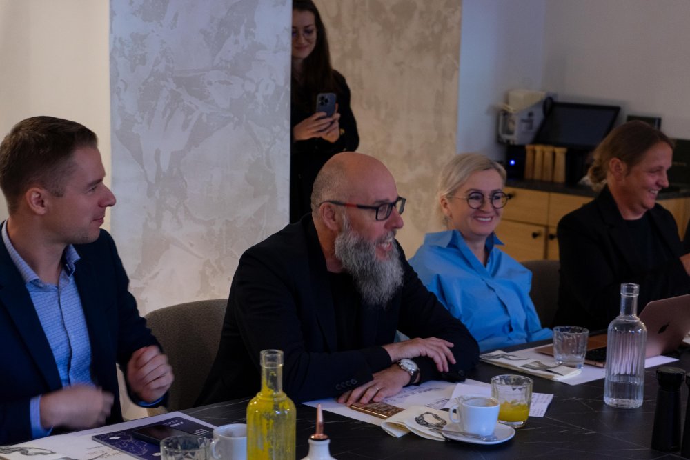 Zleva: Libor Pyskatý (REMAX), David Krubner z DOORNITE, Tereza Zavadilová a Petra Nehasilová z Newstreamu