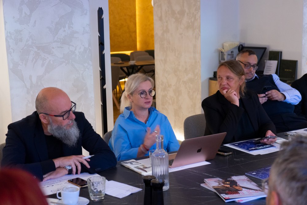 Zleva: David Krubner z DOORNITE, Tereza Zavadilová a Petra Nehasilová z Newstream