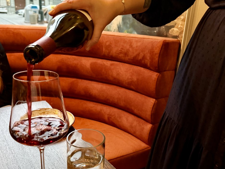 Cabernet Sauvignon z vinařství Šoman doprovodil steak z hovězí svíčkové.