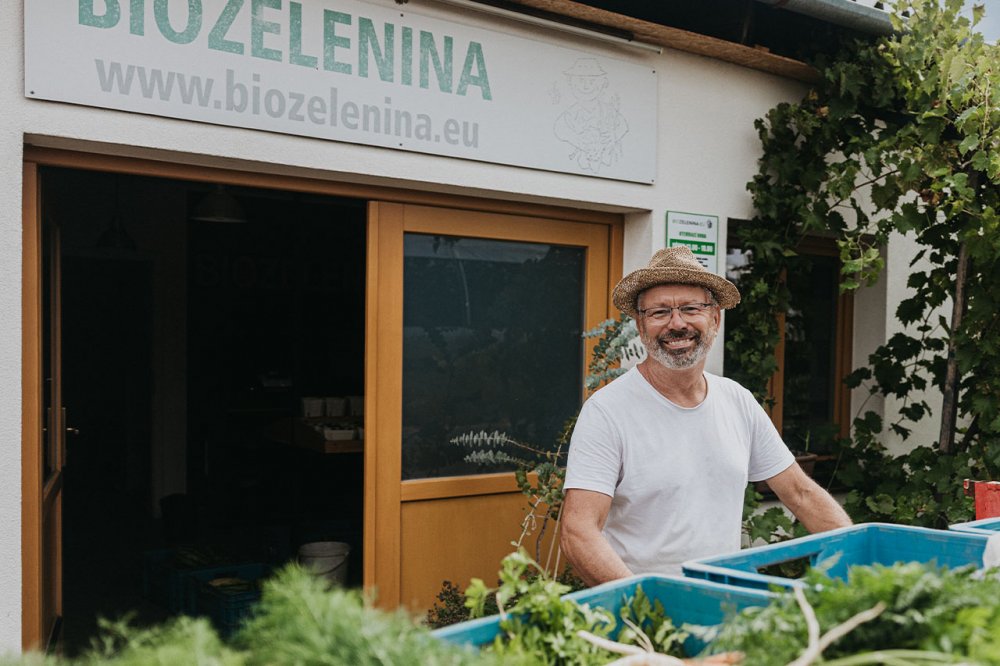 Pomyslný bronz bere podnik Biozelenina Velehrad, rodinná farma, která se desítky let věnuje pěstování biozeleniny a ovoce.