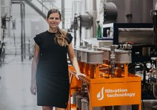Hned za ekodrogerií se umístil projekt filtrace odpadních olejů. Představila ho společnost Filtration Technology.