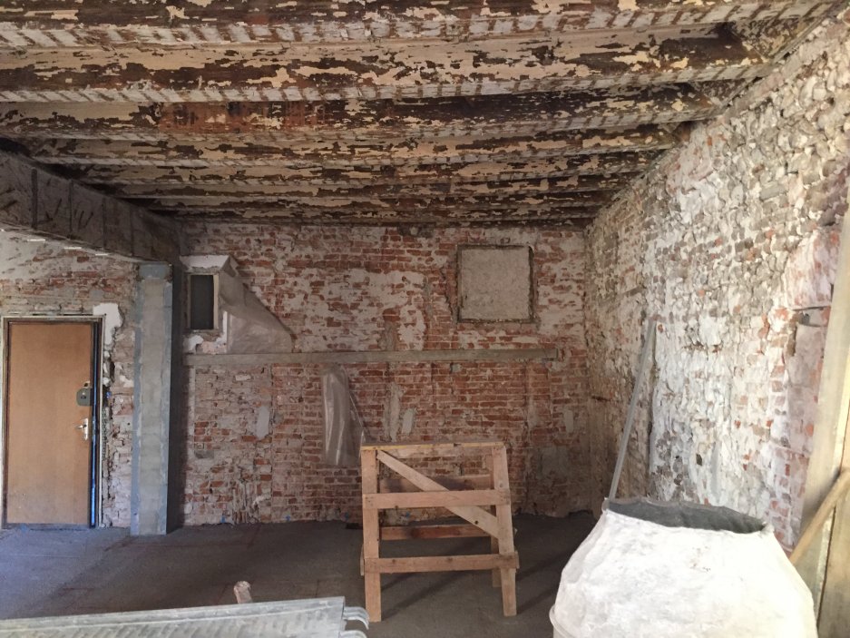 Oba dva byty  se nachází v historickém paláci v druhém největším lombardském městě Brescia.