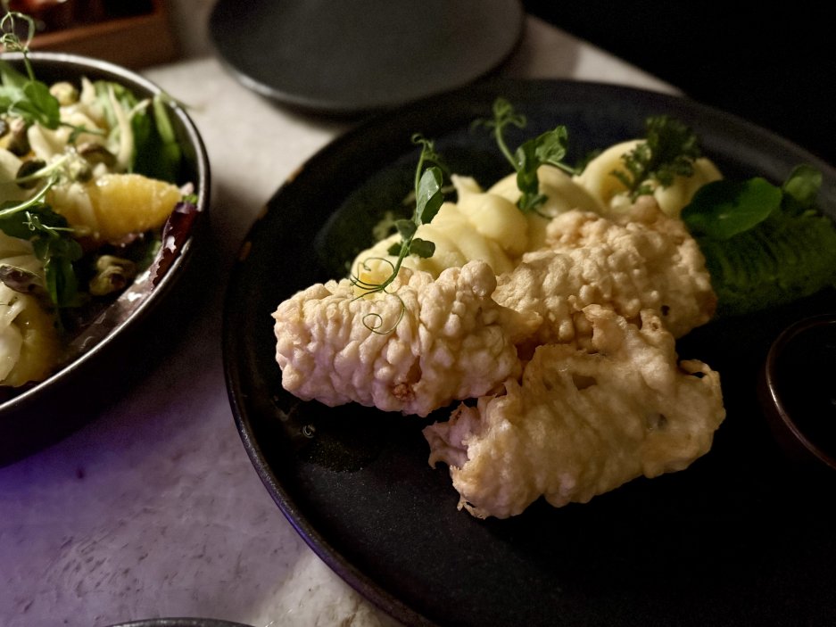 Fish & chips po Forbínsku – smažená treska s lanýžovou bramborovou kaší