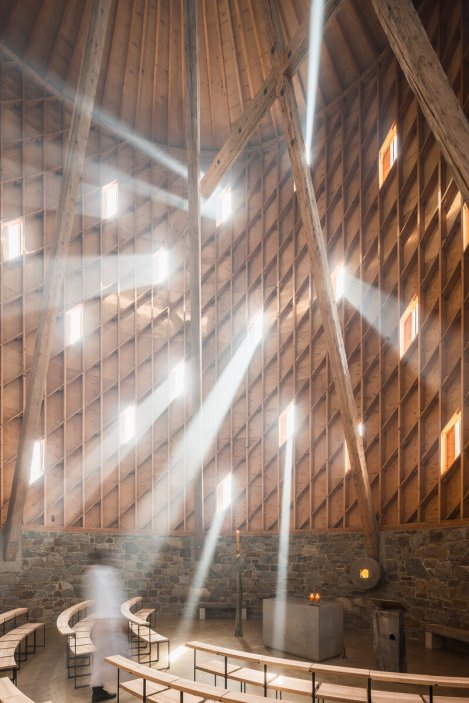 Grand Prix Architektů - Národní cenu za architekturu letos získala kaple Panny Marie Bolestné, která podle návrhu Jana Říčného vyrostla v Nesvačilce u Brna.