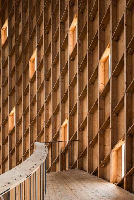 Grand Prix Architektů - Národní cenu za architekturu letos získala kaple Panny Marie Bolestné, která podle návrhu Jana Říčného vyrostla v Nesvačilce u Brna.