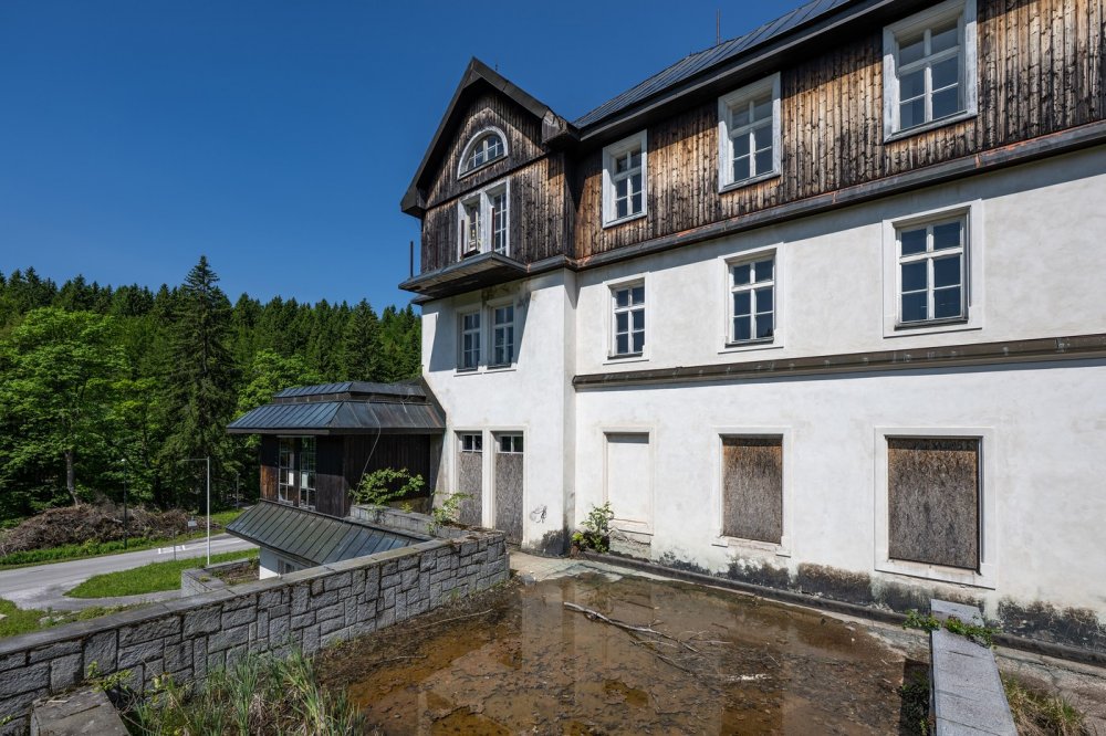 Bývalý Grand Hotel ve Špindlu čeká demolice