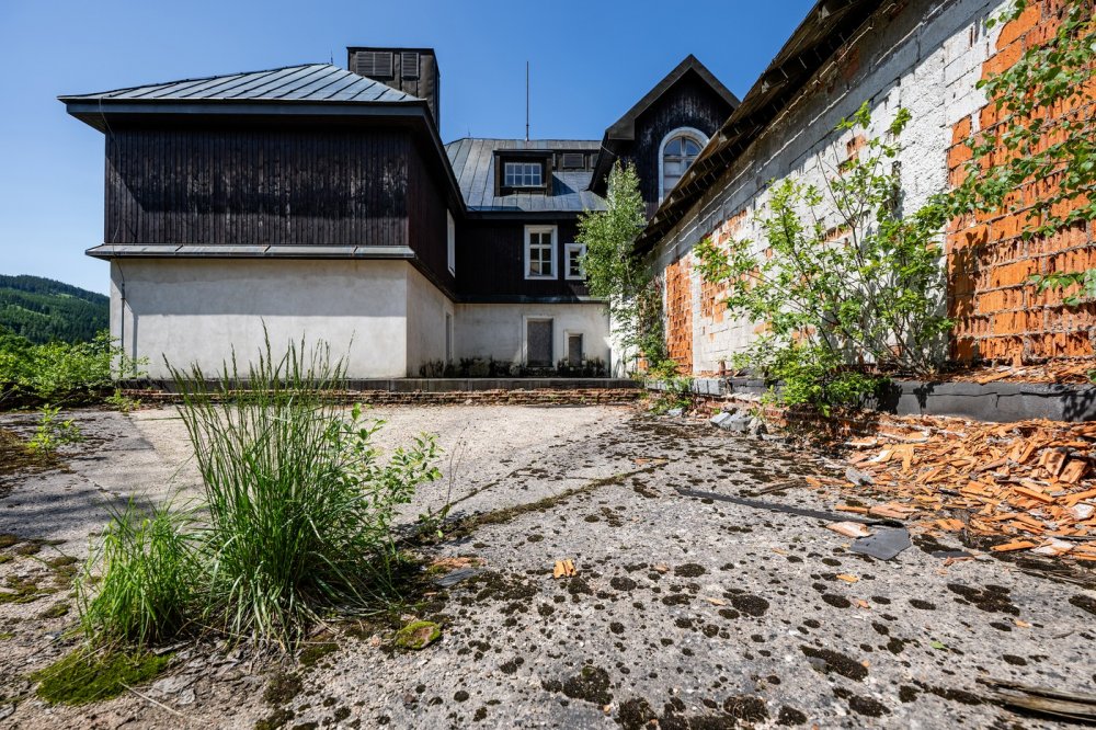 Bývalý Grand Hotel ve Špindlu čeká demolice