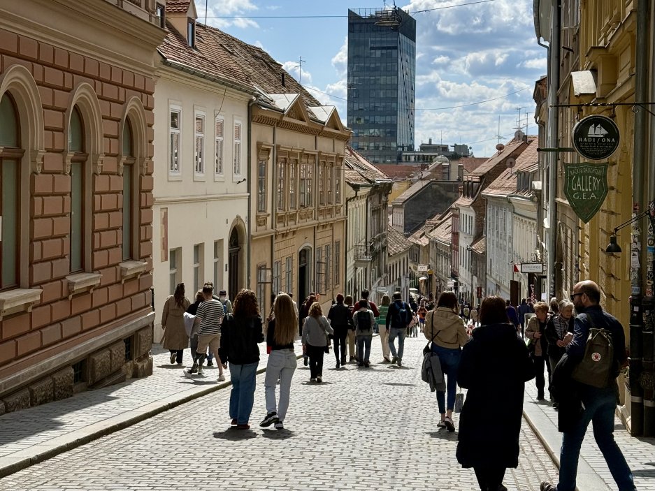 Ulice horního města Gornji Grad – kavárny, galerie a živá atmosféra v srdci Záhřebu