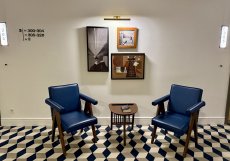 Designová chodba ve stylu retro modernismu – každý detail promyšlený do poslední linky