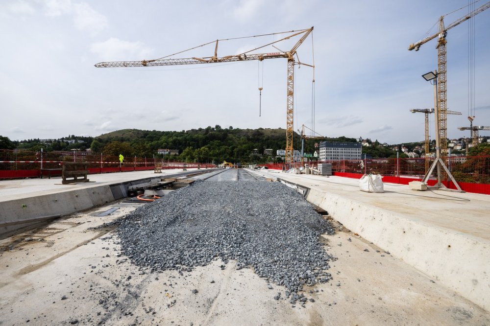 Výstavba Dvoreckého mostu