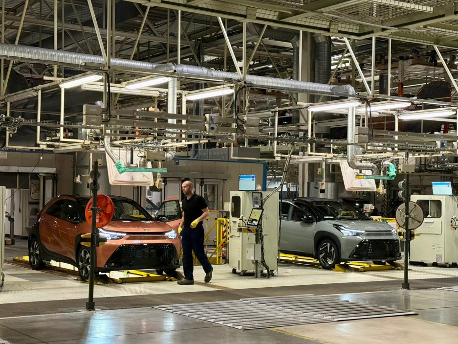 Aygo X Hybrid ukazuje budoucnost městských aut. Malé, mrštné, ekologické a levné.