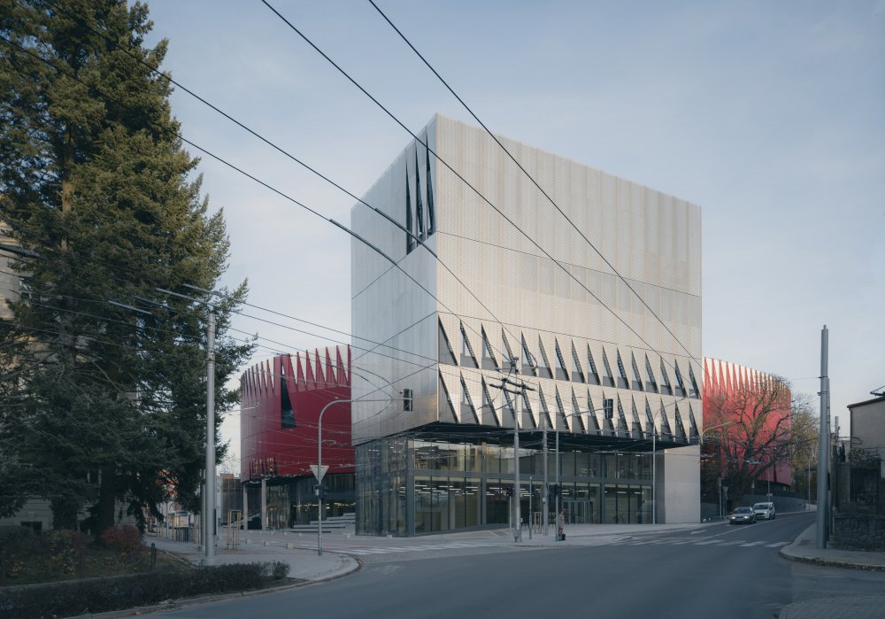 Horácká multifunkční aréna v Jihlavě od studia CHYBIK + KRISTOF se slavnostně otevřela veřejnosti