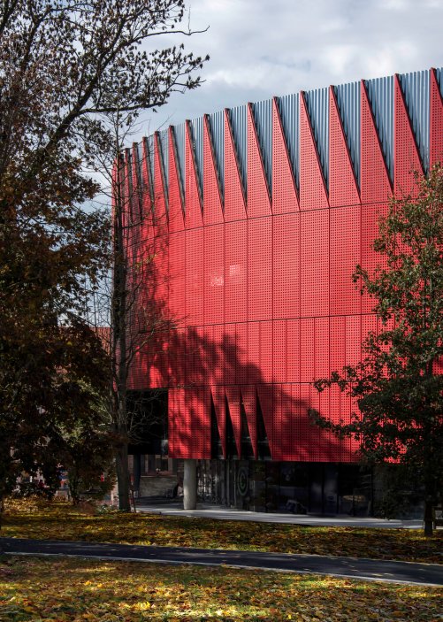 Horácká multifunkční aréna v Jihlavě od studia CHYBIK + KRISTOF se slavnostně otevřela veřejnosti