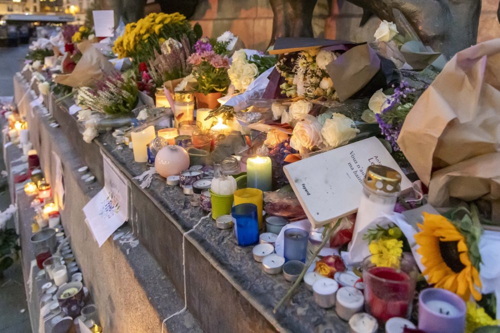 Francie si připomíná 10. výročí od teroristického útoku v hudebním klubu Bataclan, při němž bylo zabito 70 mladých lidí.