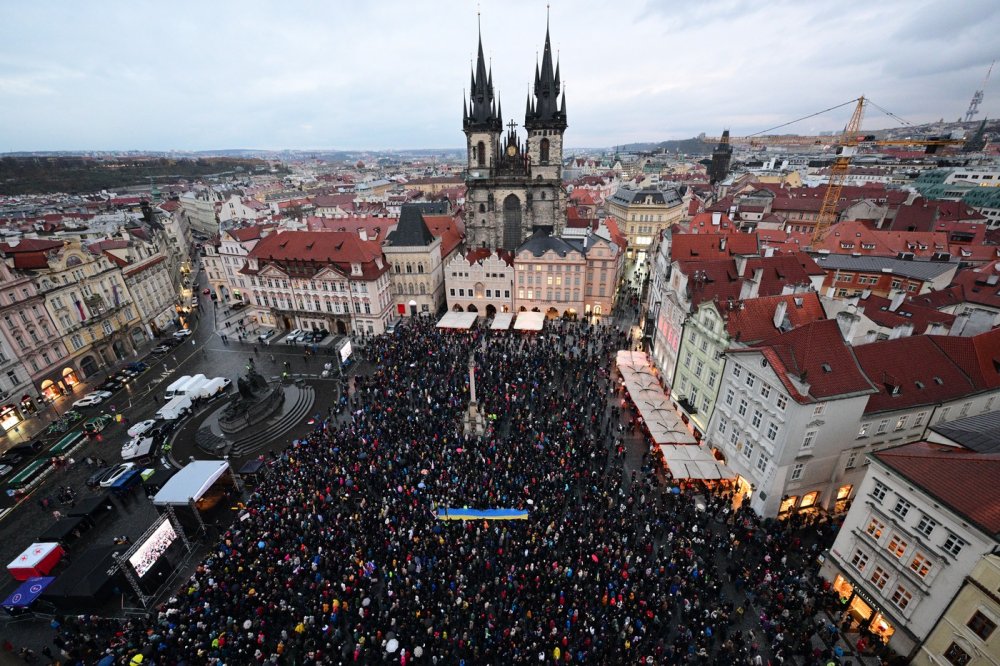 Demonstrace Milion chvilek na Staroměstském náměstí