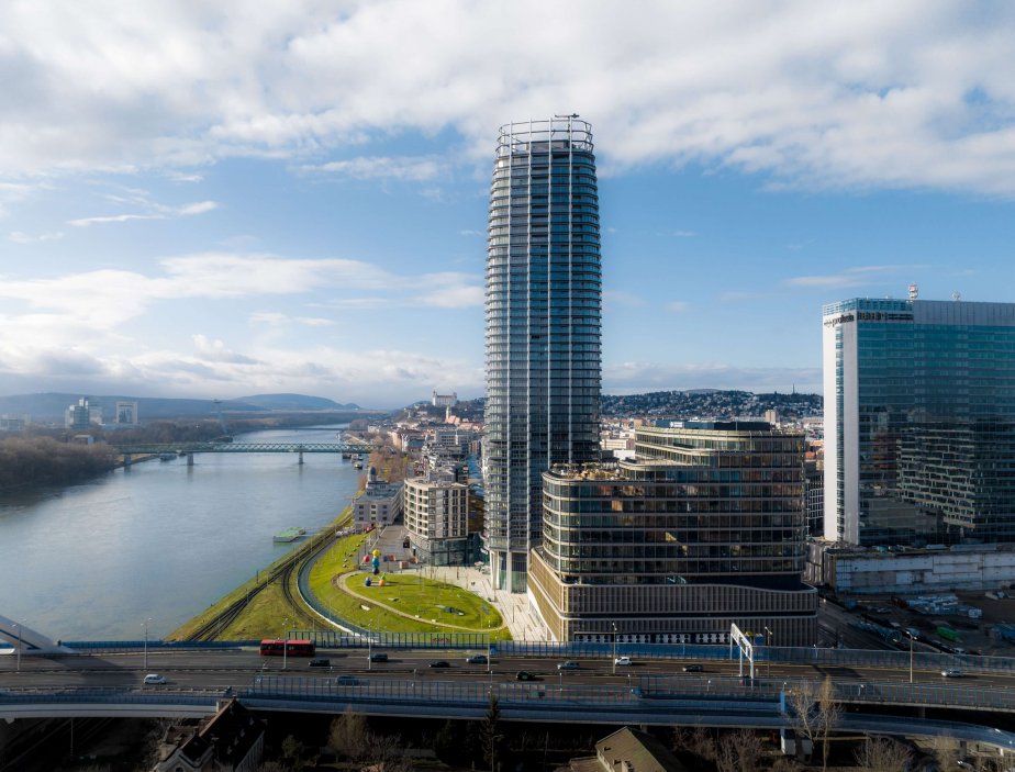 Mrakodrap Eurovea Tower v Bratislavě