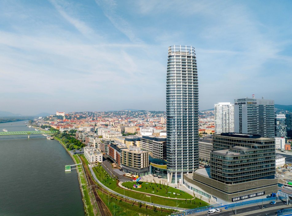 Mrakodrap Eurovea Tower v Bratislavě