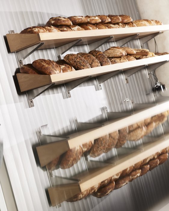 V Libni otevírá nové KRO, na 600 metrech propojuje kavárnu, pekárnu, bistro s rotisserií, restauraci i lahůdkářství