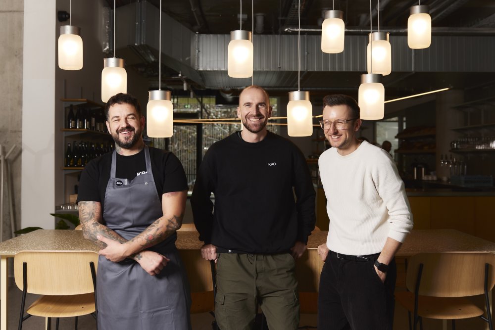V Libni otevírá nové KRO, na 600 metrech propojuje kavárnu, pekárnu, bistro s rotisserií, restauraci i lahůdkářství