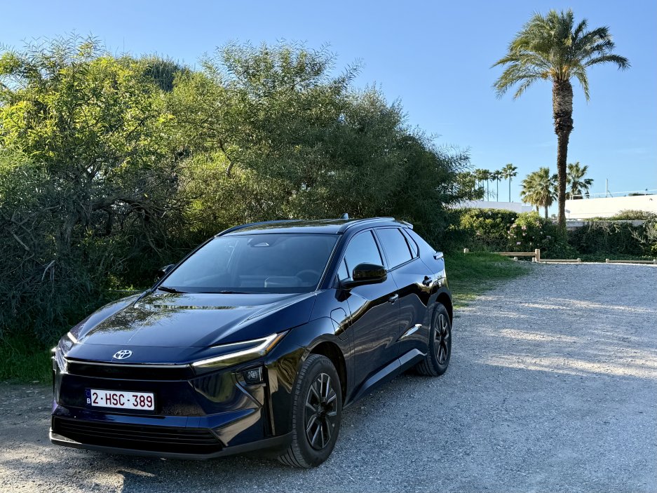 Modernizovaná Toyota bZ4X s novým designem přední části