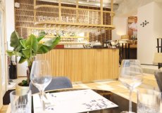 Pod názvem Dejvická 34 je podepsaný Tomáš Černý, spolumajitel a šéfkuchař. 