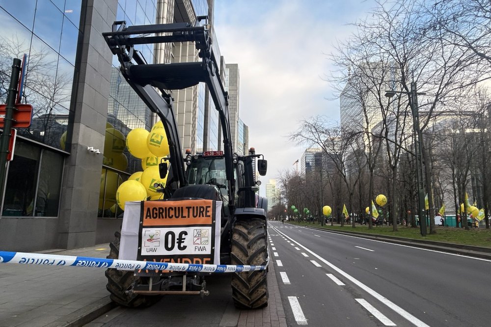 V Bruselu protestují tisíce zemědělců proti zemědělské politice EU
