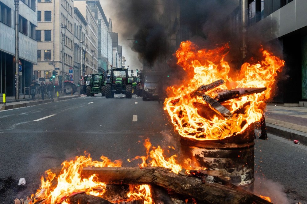 V Bruselu protestují tisíce zemědělců proti zemědělské politice EU