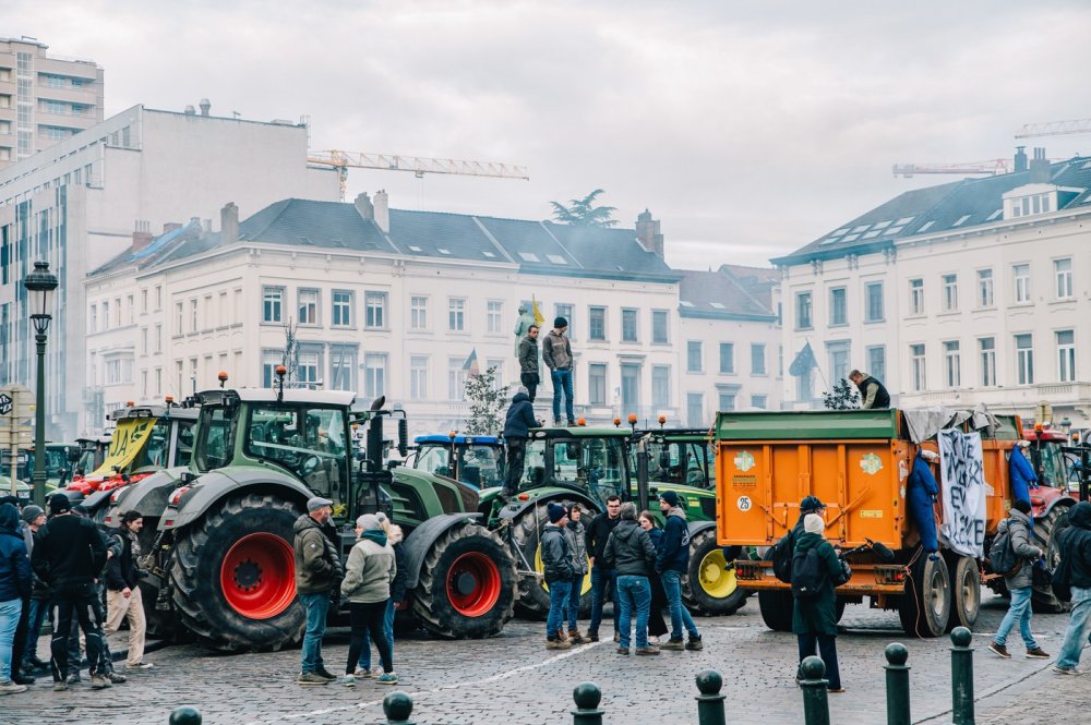 V Bruselu protestují tisíce zemědělců proti zemědělské politice EU