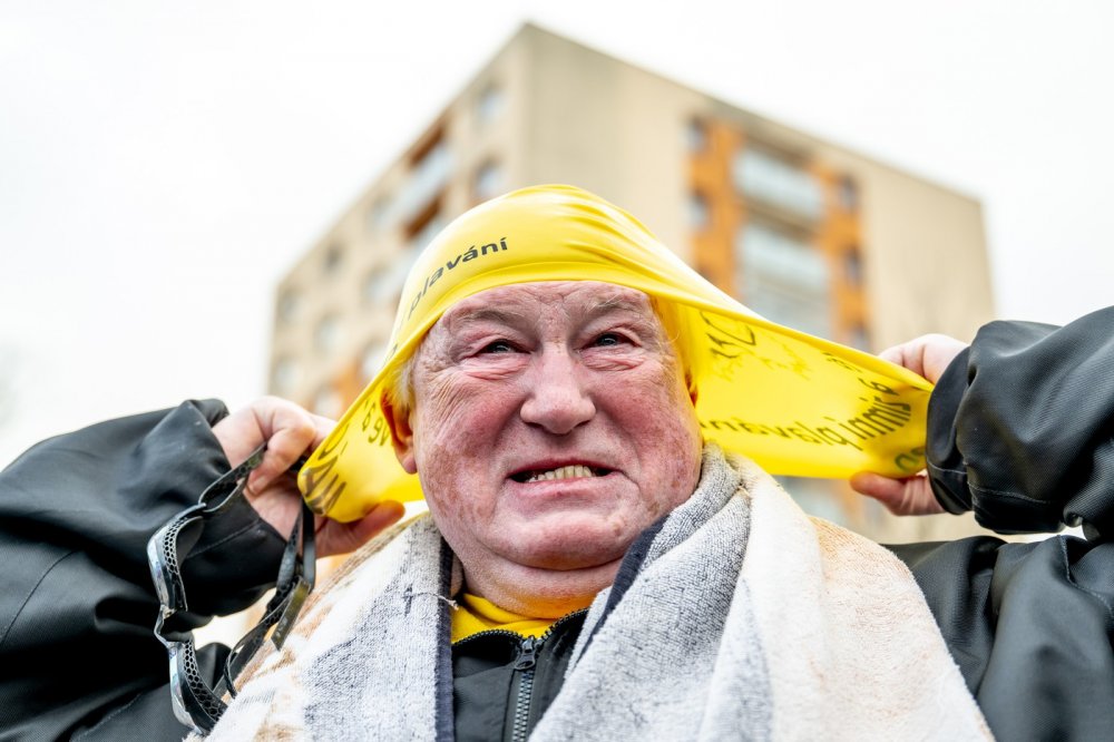 Otužilci na Labi v Pardubicích