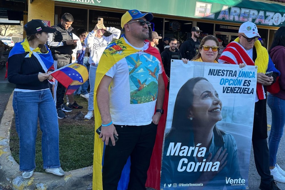 Trump zajal Madura a nevyloučil další útoky na Venezuelu