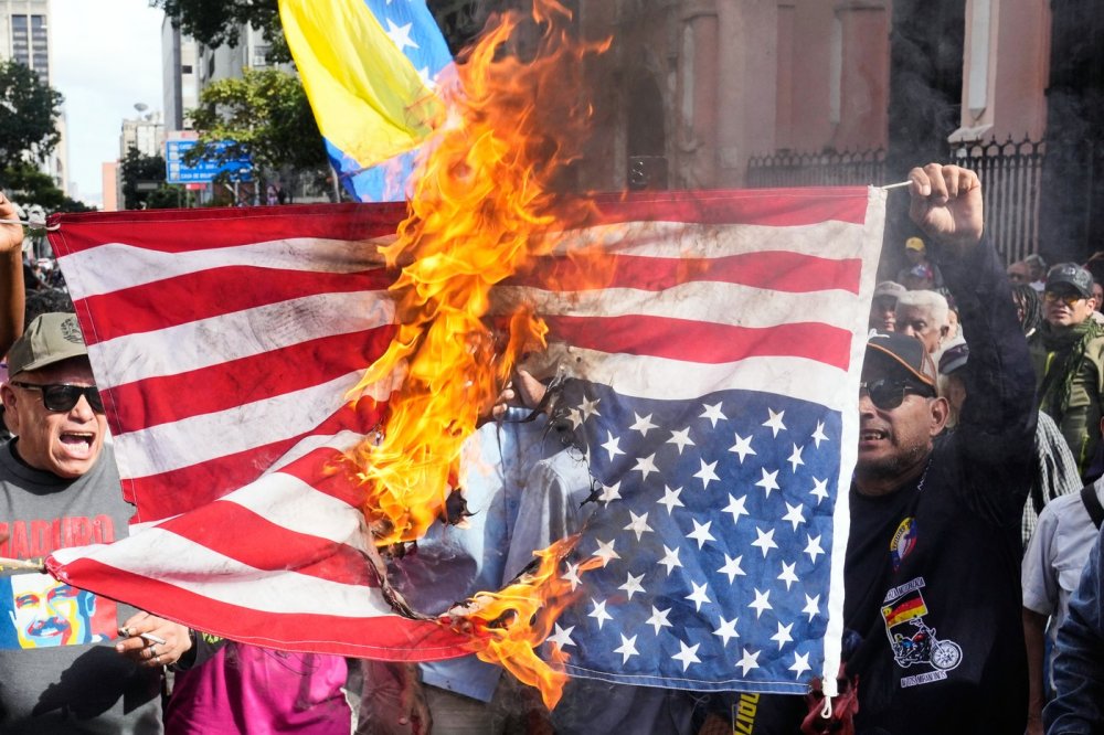 Trump zajal Madura a nevyloučil další útoky na Venezuelu