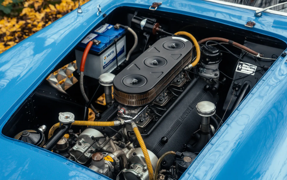 Legendární Ferrari 250 GT LWB Berlinetta jde do dražby. Cena? 11,5 milionu liber