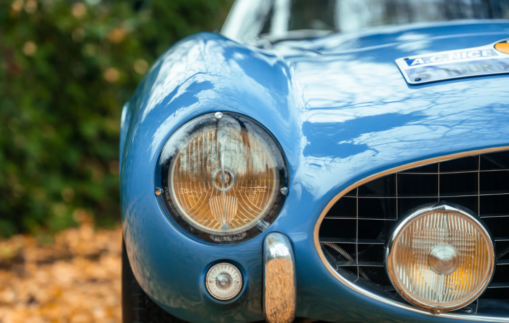 Legendární Ferrari 250 GT LWB Berlinetta jde do dražby. Cena? 11,5 milionu liber