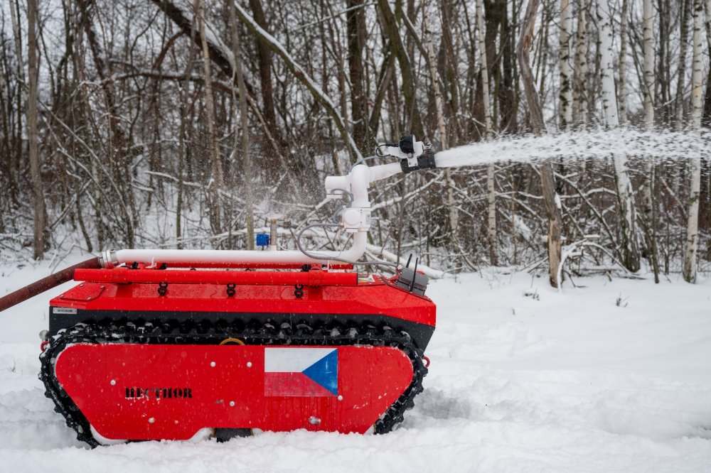 Český hasičský robot Hecthor pomůže Ukrajině v boji s požáry po útocích