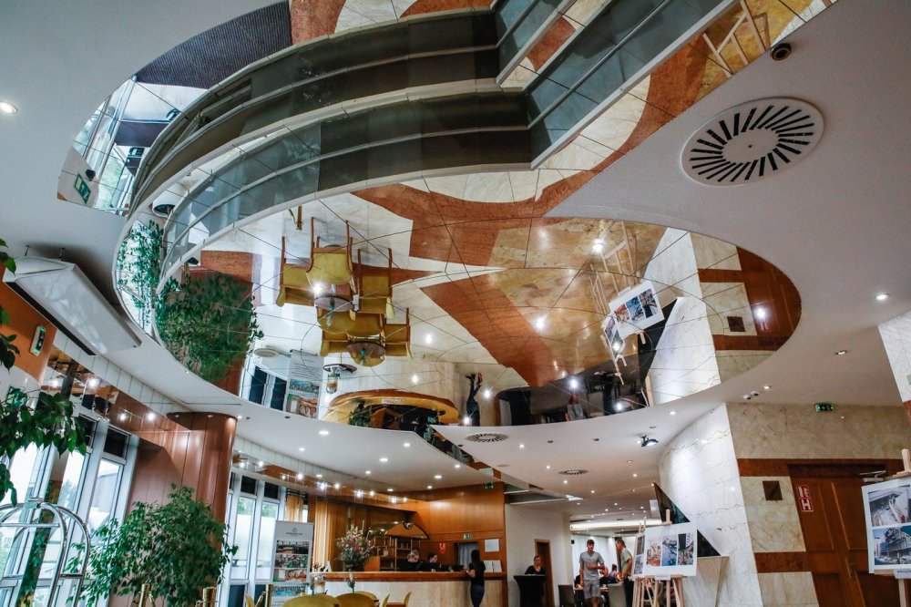 Cosmopolitan Bobycentrum