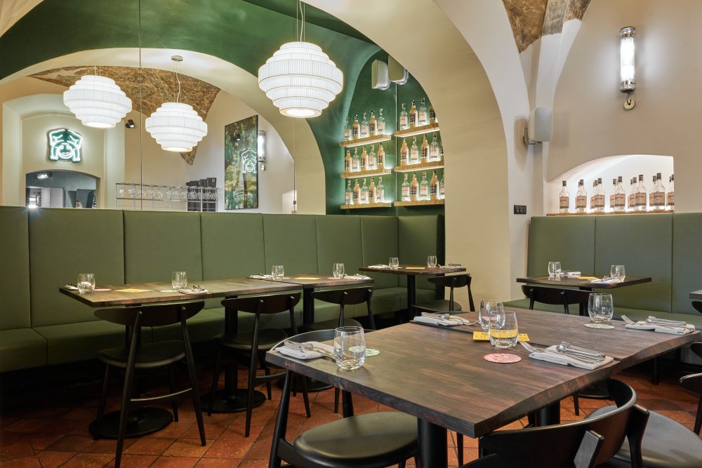 V letošním vydání průvodce si polepšilo také Brasileiro U Zelené žáby, které získalo jednu kuchařskou čepici.