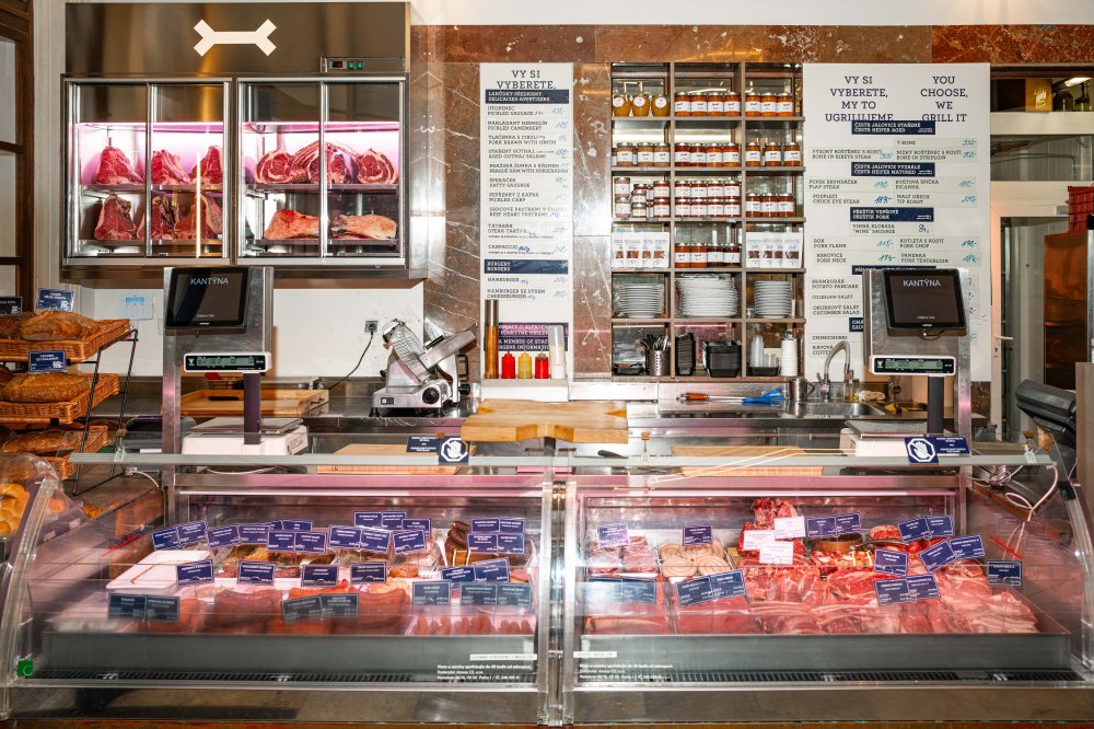 Vstupní prostor je propojen s řeznictvím.